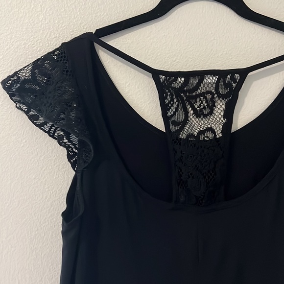 Blakeley black top with lace shoulders and back - Picture 6 of 6